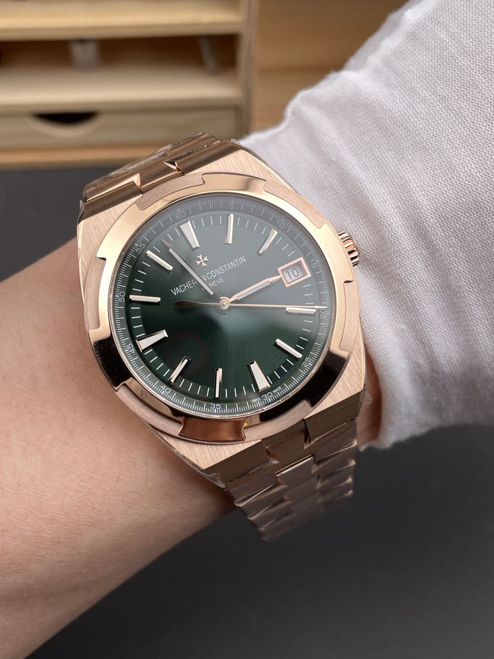 8F Vacheron Constantin Overseas  series 4520V/210R-B967 watches  / JS281