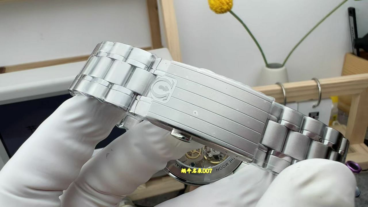 OM Omega Speedmaster  series  replica 310.30.42.50.04.001 watches  / VS838