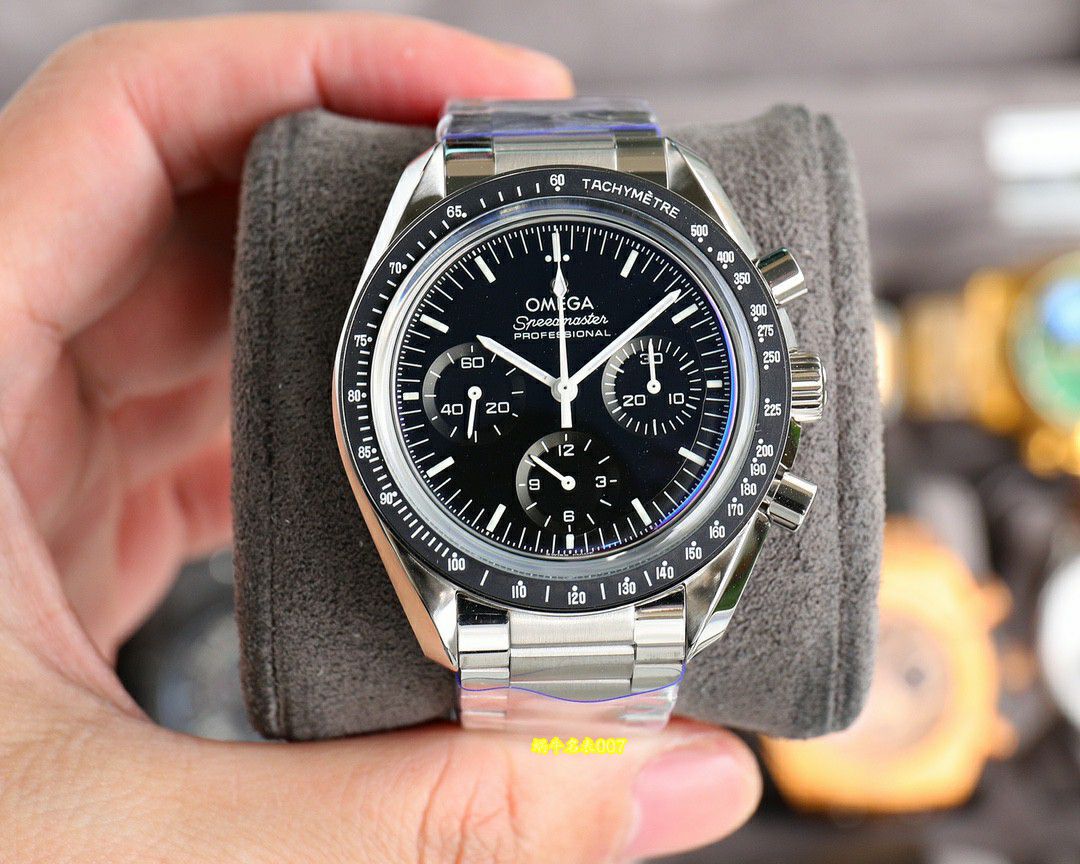 OM Omega Speedmaster  Professional Moonwatch  310.30.42.50.01.002 watches  / VS839