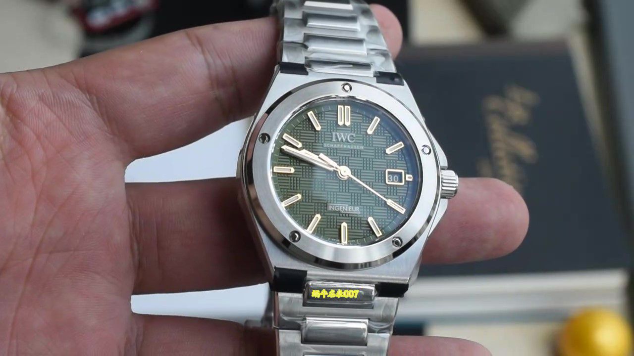  Video review V7 Factory   IWC Ingenieur  series  Green 金针IW328908 watches  / WG669