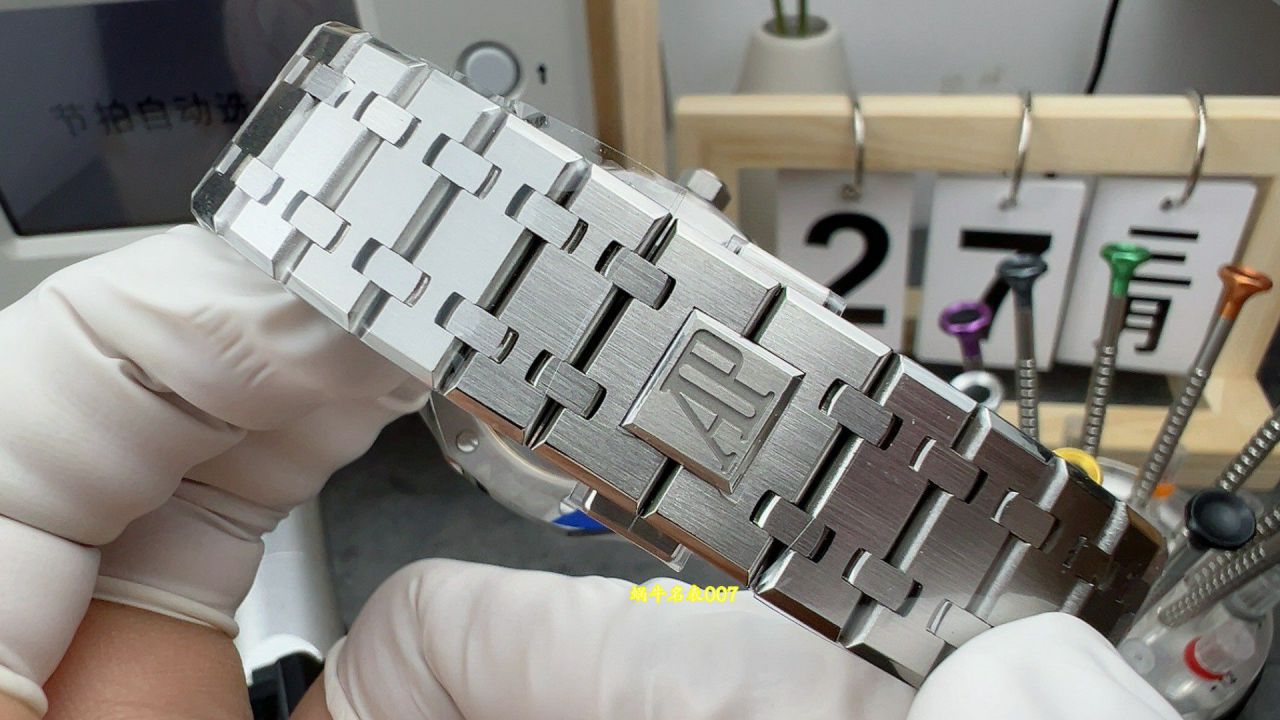 APS Factory  Ultimate Edition Audemars Piguet Royal Oak  White dial 15500ST.OO.1220ST.04 watches  / AP377