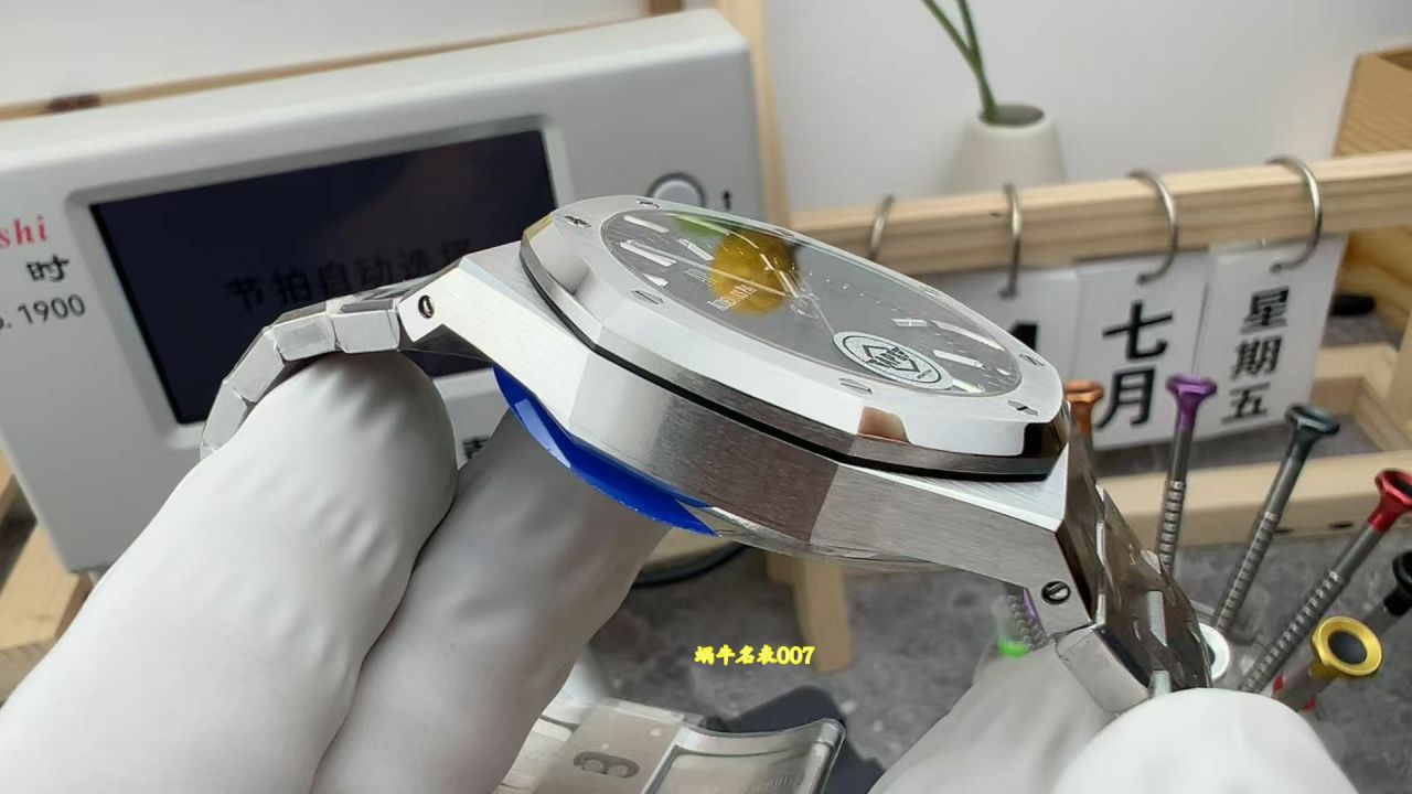 APS Factory Audemars Piguet Royal Oak   replica  watch15500ST.OO.1220ST.03 watches  / AP372