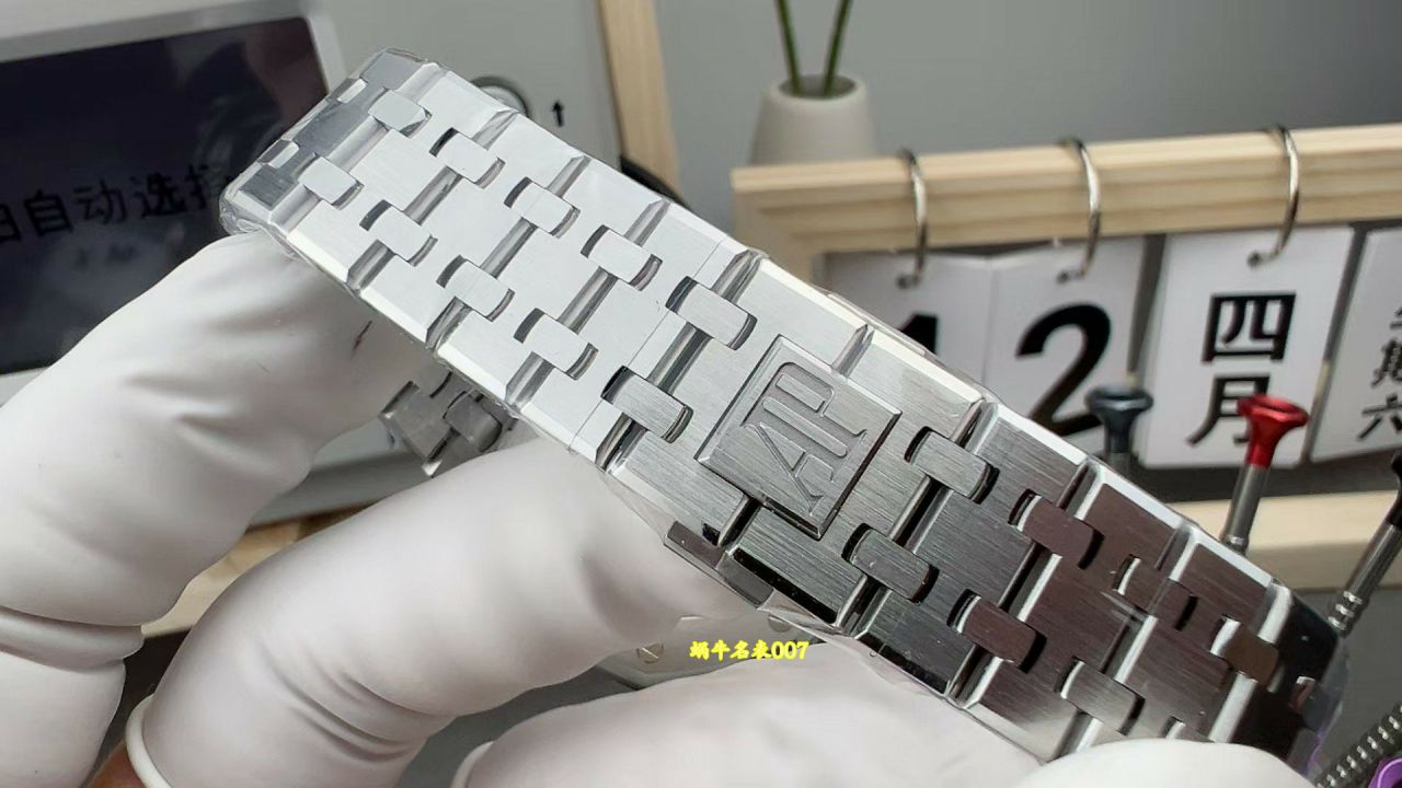 APS Factory best replica  watch Audemars Piguet Royal Oak  series 15451ST.ZZ.1256ST.01 watches  / AP380