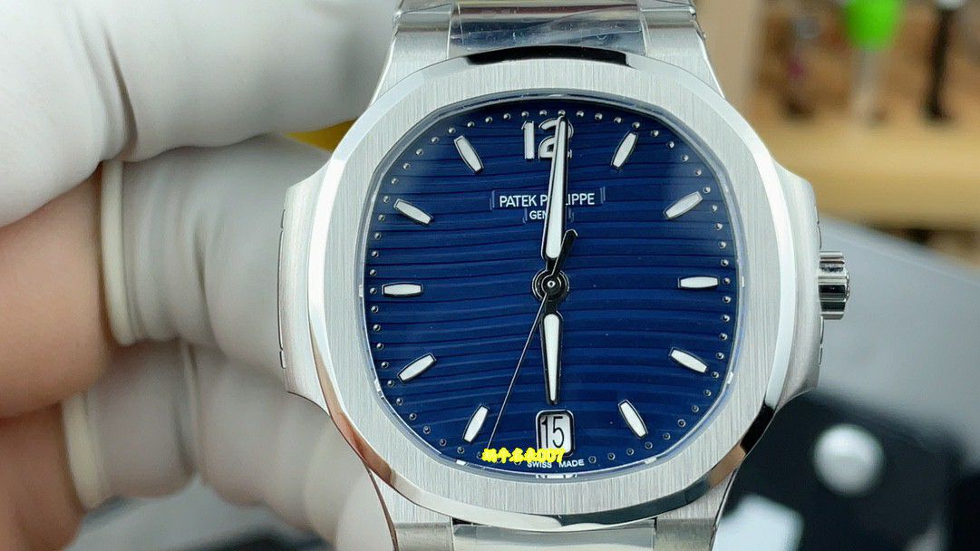 3k women  Patek Philippe Aquanaut Collection  series 7118/1A-001 watches ( Nautilus ) / BD530