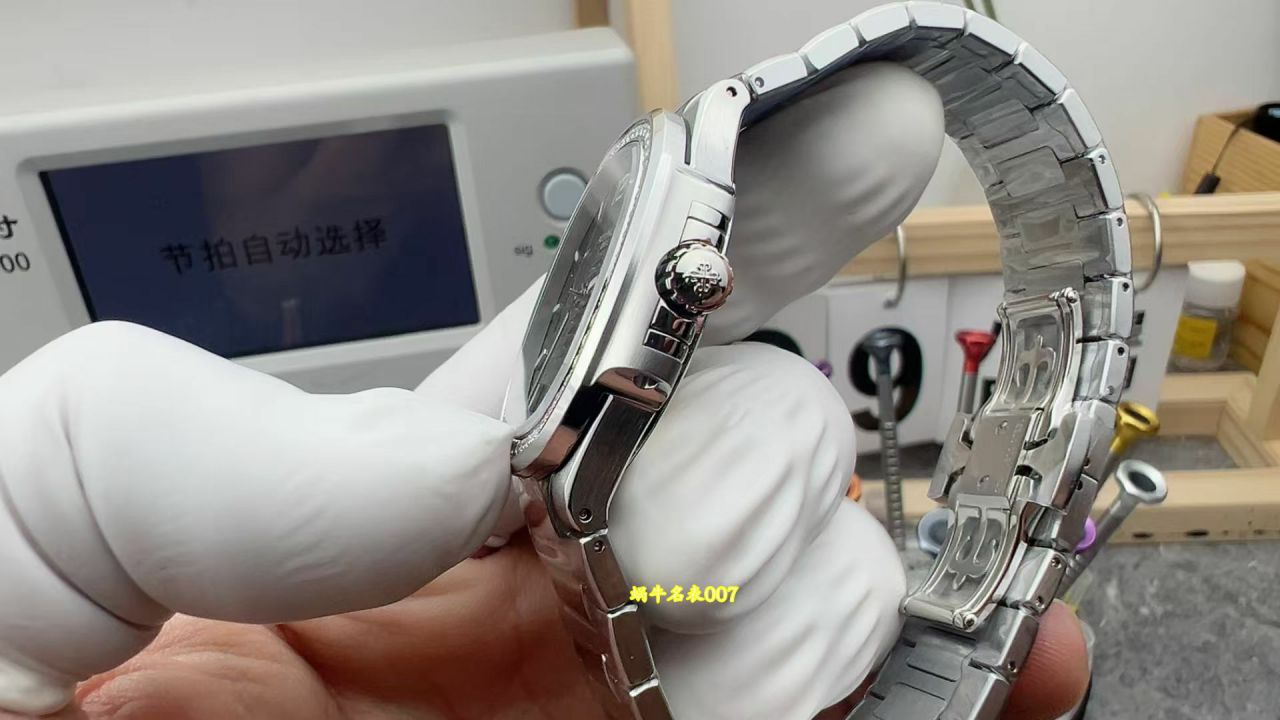 3K Patek Philippe Aquanaut Collection  series 7118/1A-011 watches ( lady  Nautilus ) / BD535