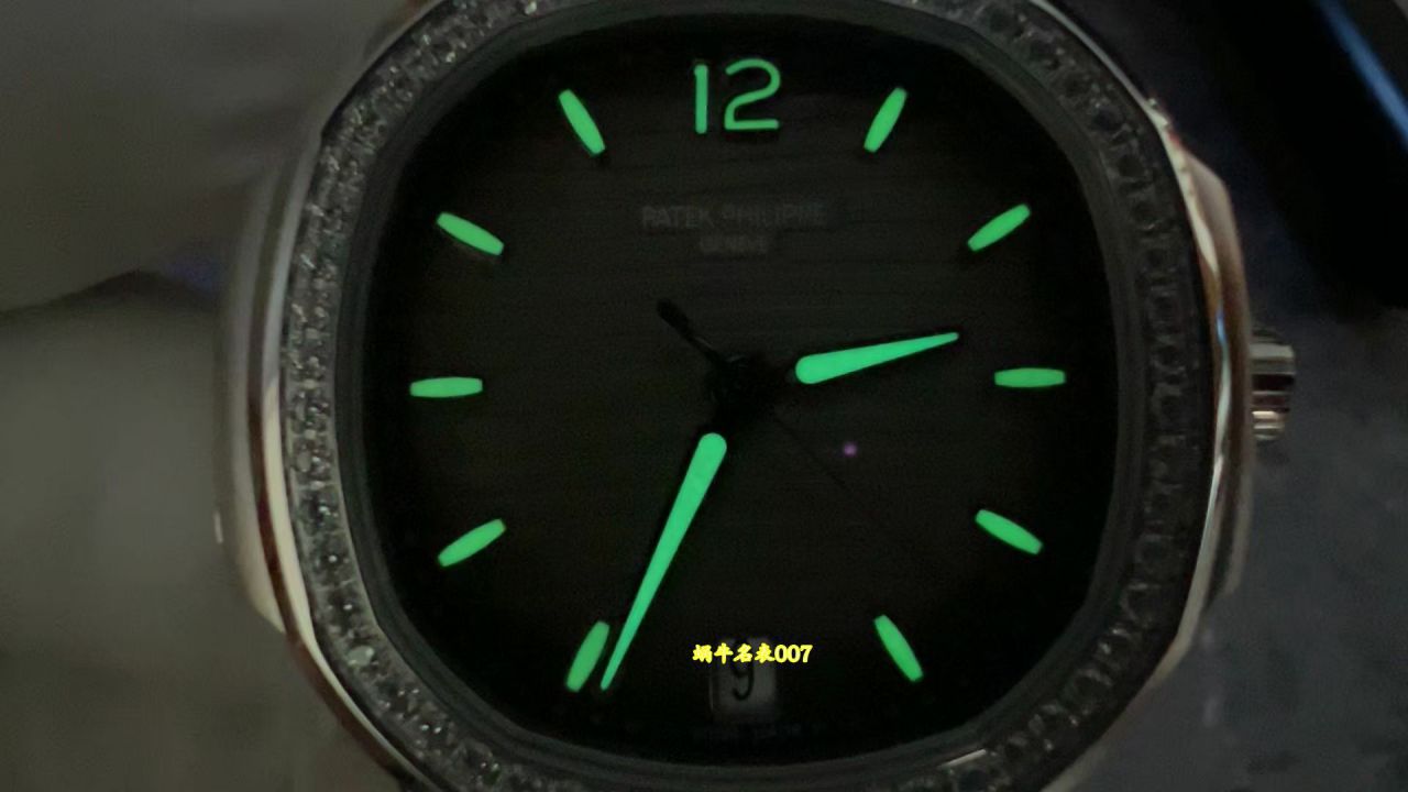 3K Patek Philippe Aquanaut Collection  series 7118/1A-011 watches ( lady  Nautilus ) / BD535