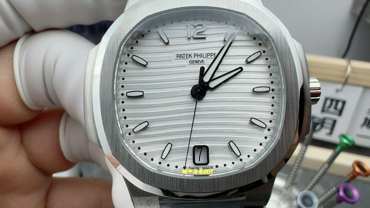 3K Patek Philippe Aquanaut Collection  series 7118/1A-010  Women  watches ( Nautilus ) / BD518