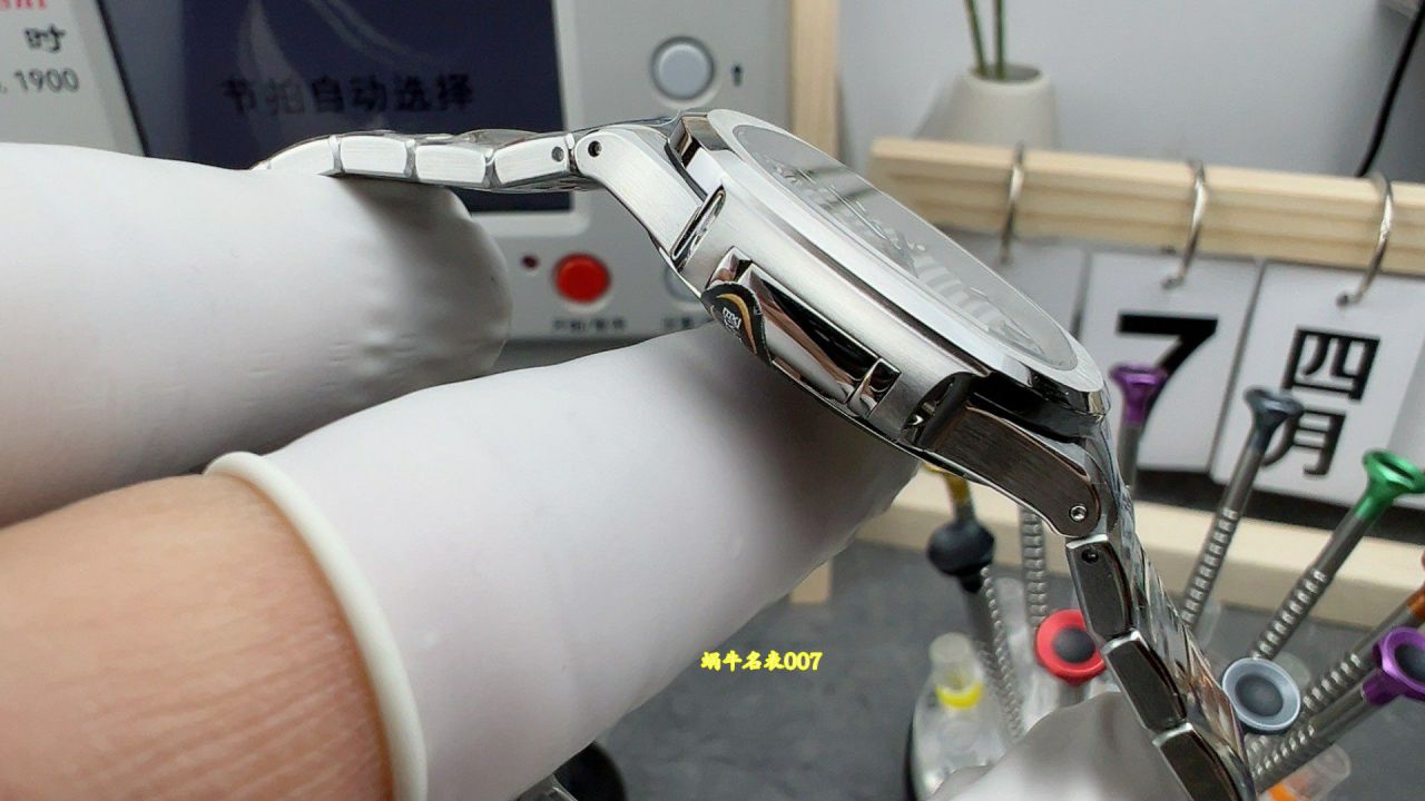 3K Patek Philippe Aquanaut Collection  series 7118/1A-010  Women  watches ( Nautilus ) / BD518