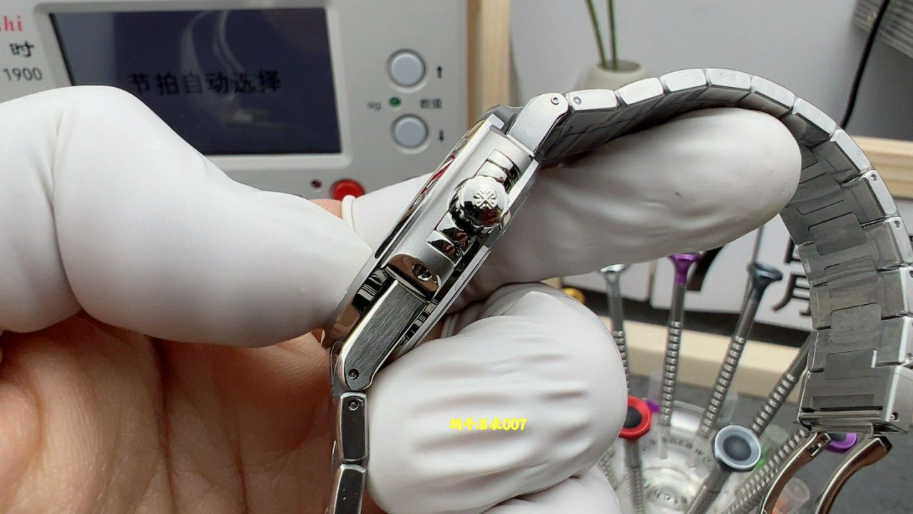 3K Patek Philippe Aquanaut Collection  series 7118/1A-010  Women  watches ( Nautilus ) / BD518