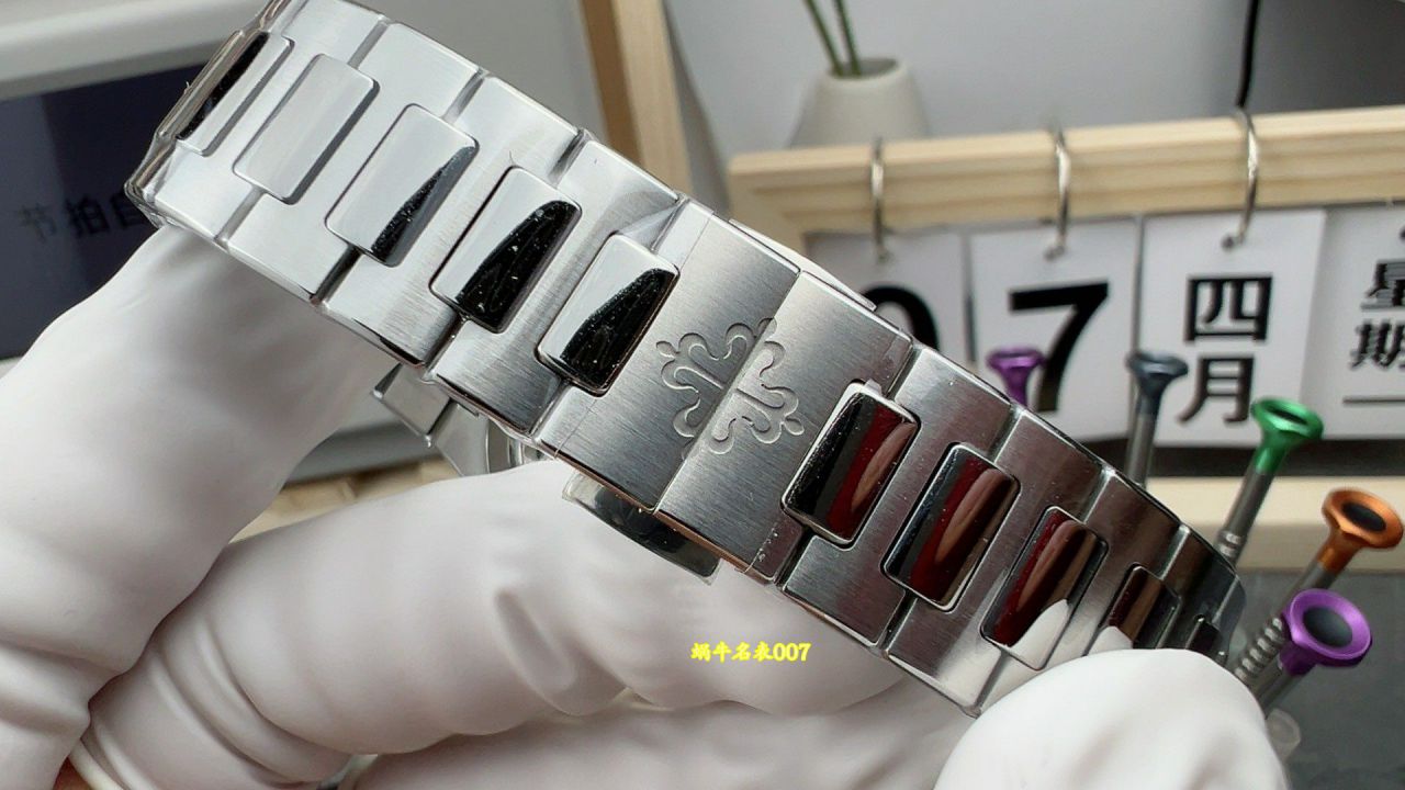 3K Patek Philippe Aquanaut Collection  series 7118/1A-010  Women  watches ( Nautilus ) / BD518