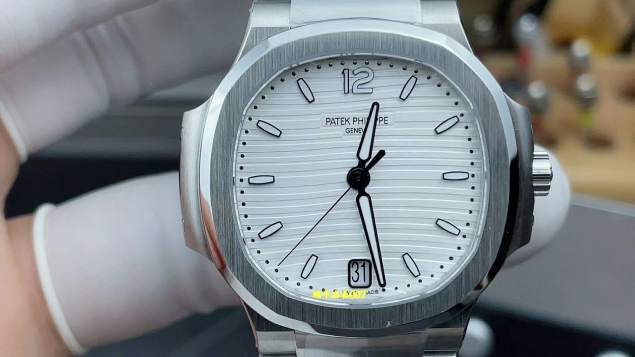 3K Patek Philippe Aquanaut Collection  series 7118/1A-010  Women  watches ( Nautilus ) / BD518