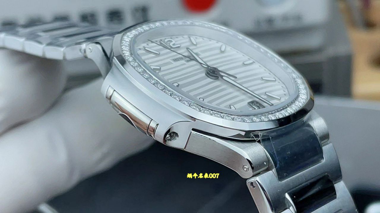 3K Patek Philippe Aquanaut Collection  series 7118/1A-010  Women  watches ( Nautilus ) / BD518