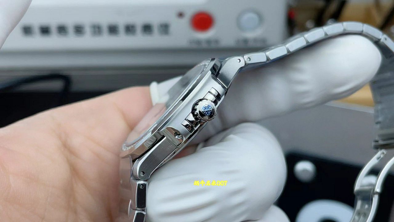 3K Patek Philippe Aquanaut Collection  series 7118/1A-010  Women  watches ( Nautilus ) / BD518