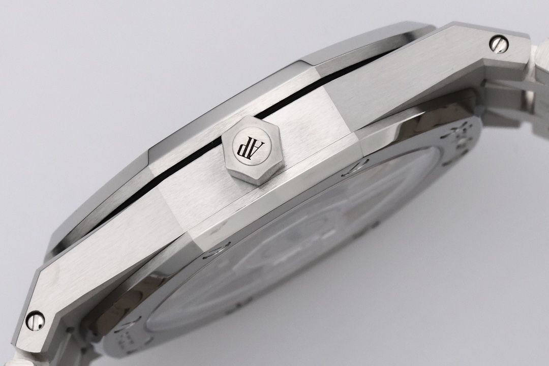 视频评测ZF厂爱彼皇家橡树顶级复刻手表16204OR.OO.1240OR.03，16204ST.OO.1240ST.01腕表 /  